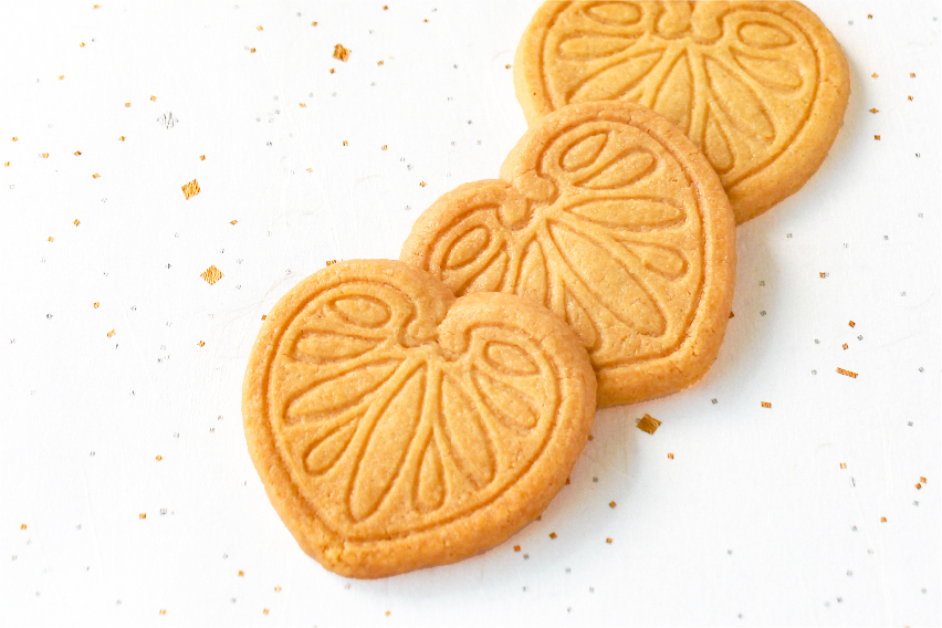 葵の葉の形をした葵サブレ